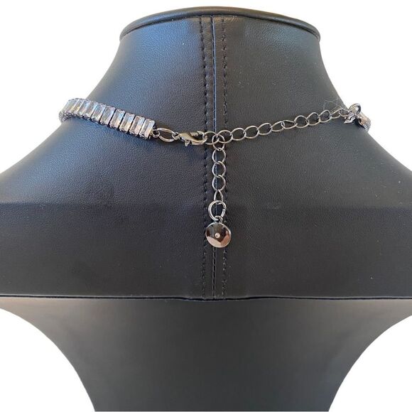 Striking Zirconia & Gun Metal Gray Choker. - Picture 5 of 7